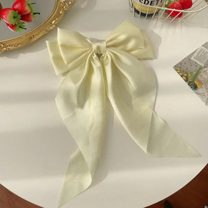 Satin Elegance | The Perfect Bow Clip for Timeless Charm