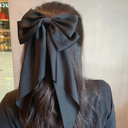 Satin Elegance | The Perfect Bow Clip for Timeless Charm