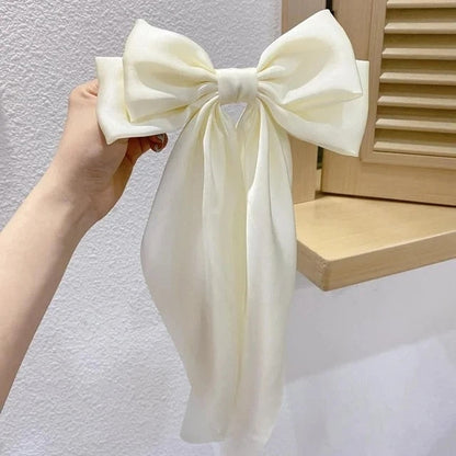 Satin Elegance | The Perfect Bow Clip for Timeless Charm